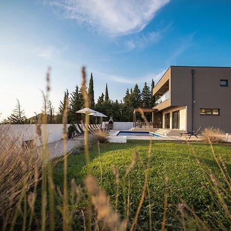 Royal Promons - Heated Pool Villa Starigrad Exterior photo