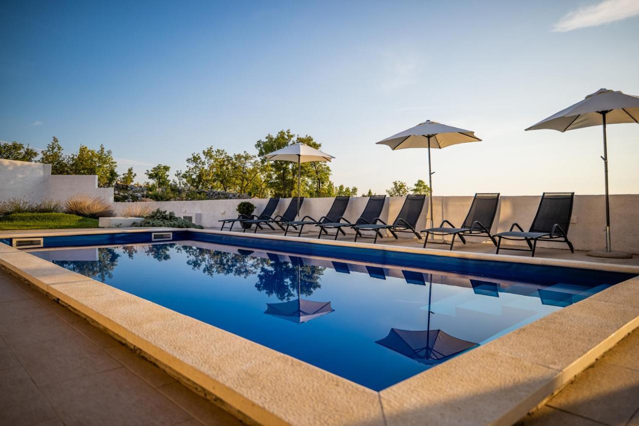 Royal Promons - Heated Pool Villa Starigrad Exterior photo
