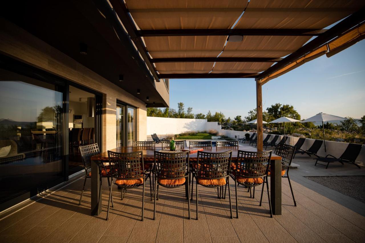 Royal Promons - Heated Pool Villa Starigrad Exterior photo