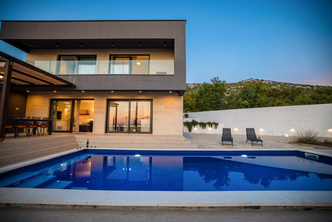 Royal Promons - Heated Pool Villa Starigrad Exterior photo