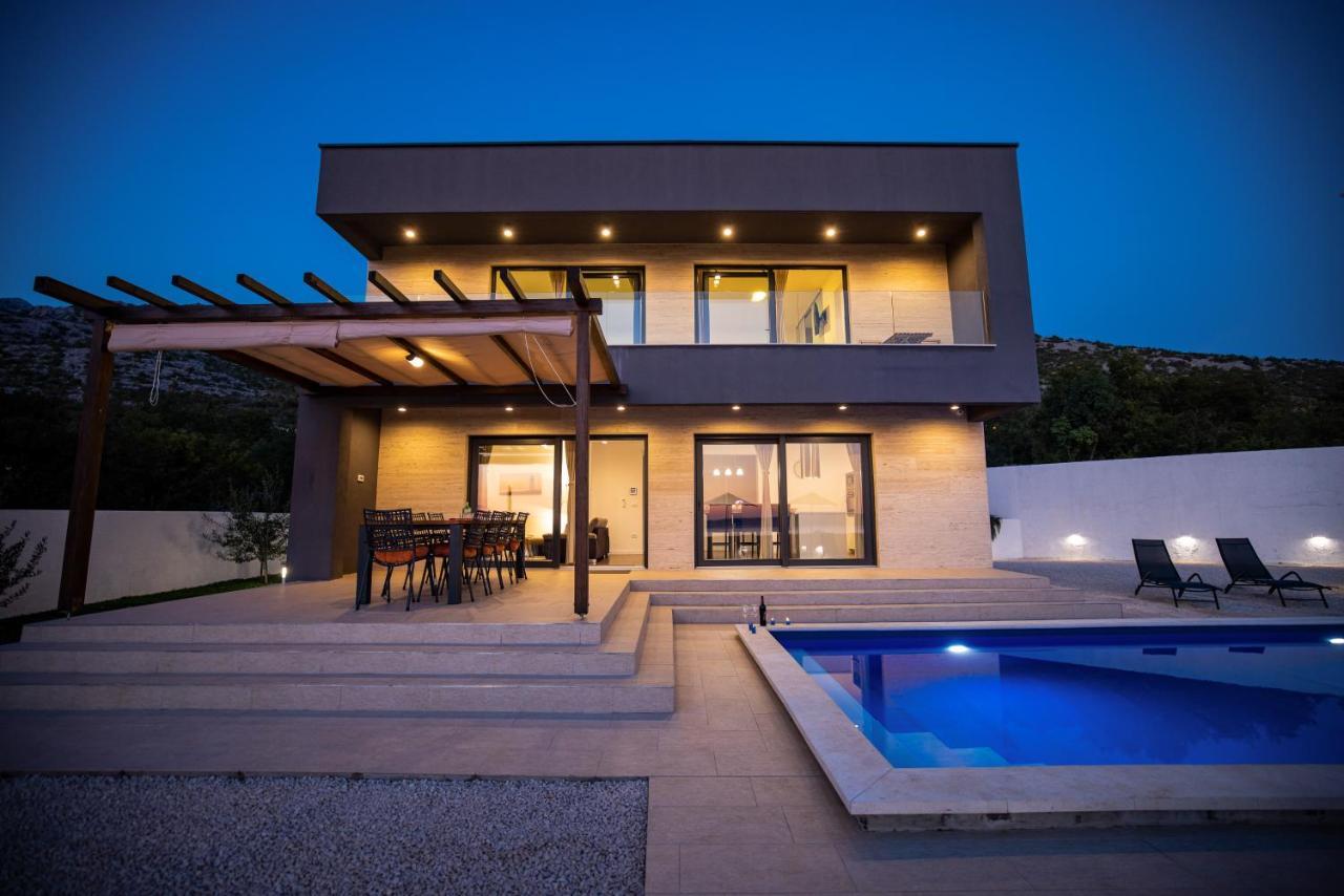 Royal Promons - Heated Pool Villa Starigrad Exterior photo